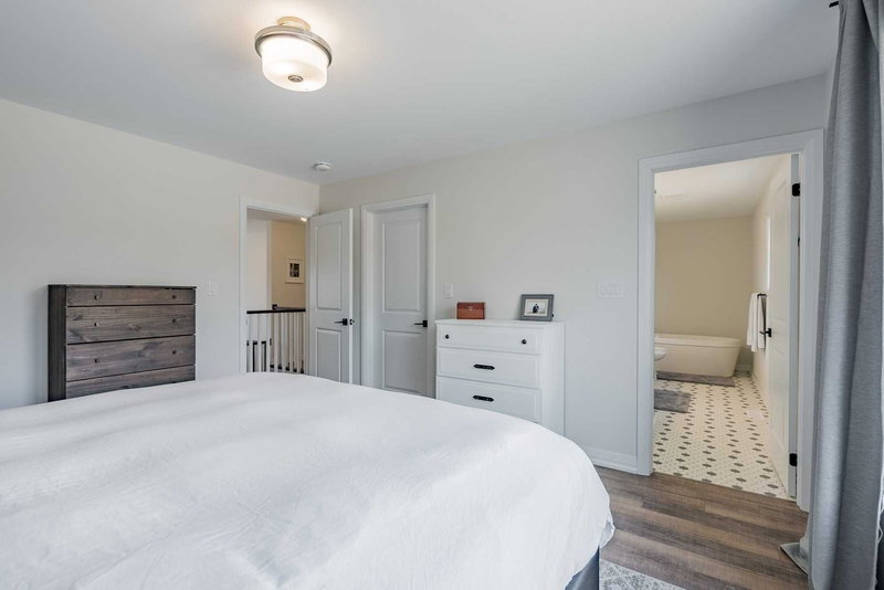 21 Corbett St, Port Hope, L1A 0E4 | Image 3