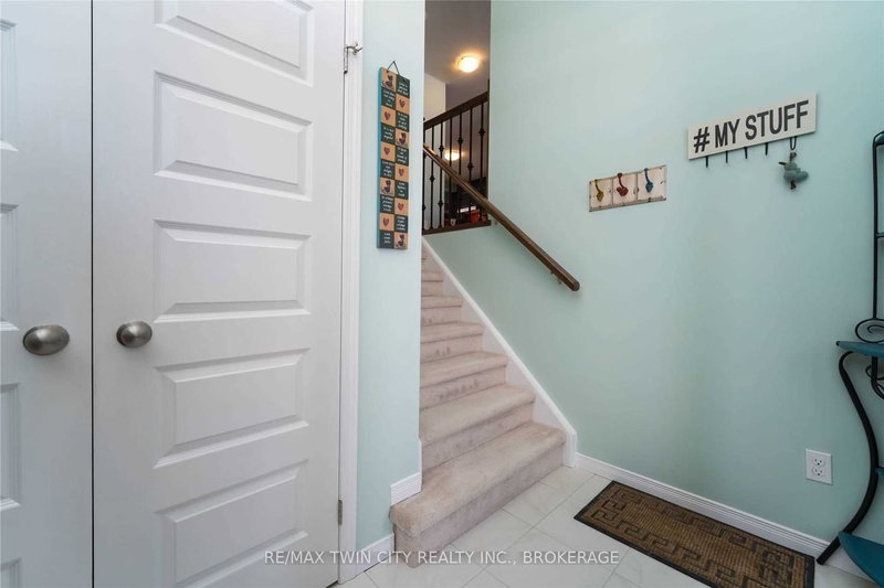 565 Sundew Dr, Waterloo, N2V 0B9 | Image 2
