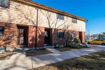 Townhouse sold at 57-1350 Garth Street, Hamilton, Ontario, L9C5V3 - Gilkson - MLS: X5556672
