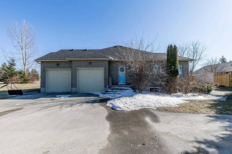 48 Rayburn Meadows Rd, East Garafraxa, L9W2Y9 | Image 2