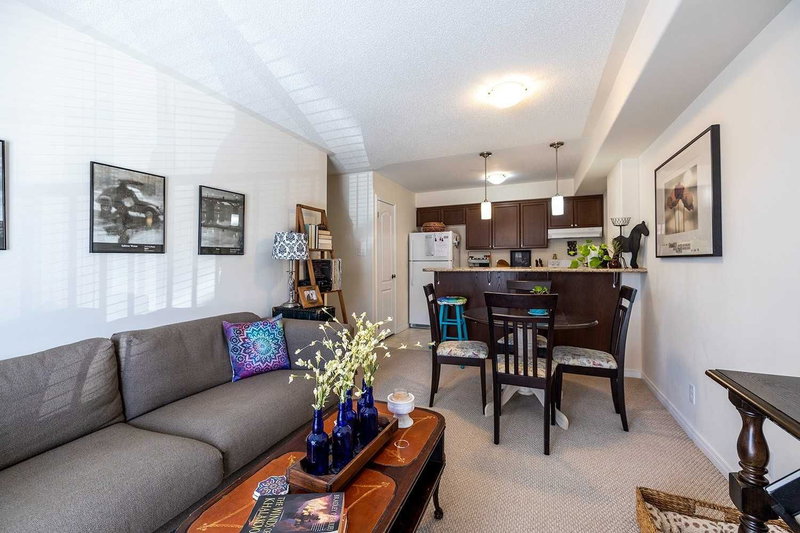 209 - 306 Spillsbury Dr, Peterborough, K9K 0B5 | Image 3