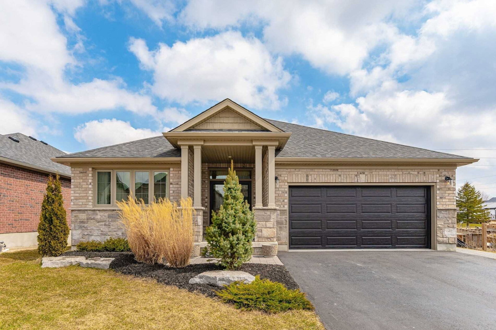 Detached House sold at 114 Bridge Crescent, Minto, Ontario, N0G-2P0 - Palmerston - MLS: X5566972