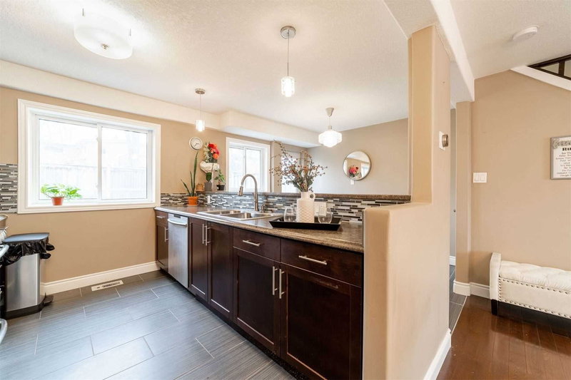 9 - 50 Westmount Rd W, Kitchener, N2N1R5 | Image 2