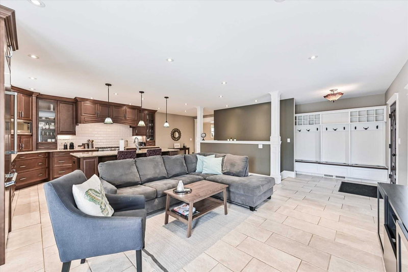 48 Lincoln Ave, Brantford, N3T 4S7 | Image 2