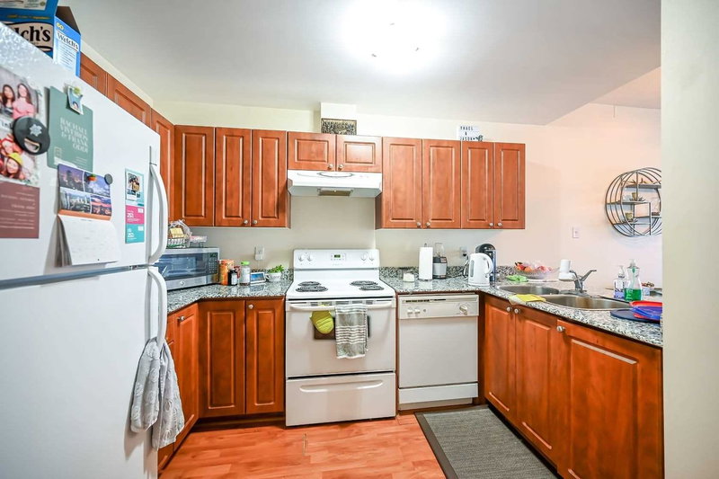 605 - 135 James St S, Hamilton, L8P2Z6 | Image 2