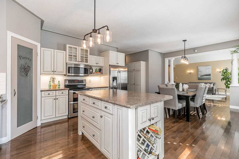 48 Rayburn Meadows Rd, East Garafraxa, L9W2Y9 | Image 3