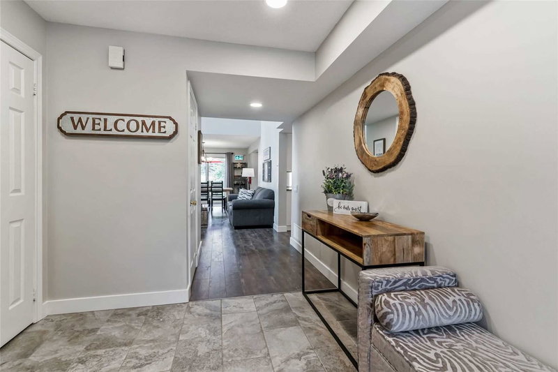 113 - 110 Fairway Crt, Blue Mountains, L9Y 0P8 | Image 3