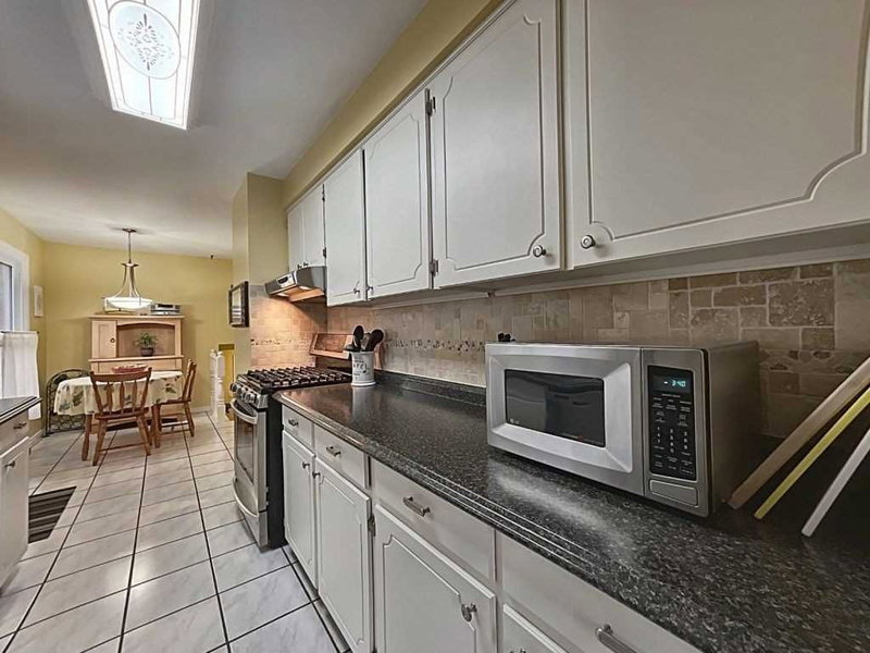16 Dundee Dr, St. Catharines, L2P3T1 | Image 2