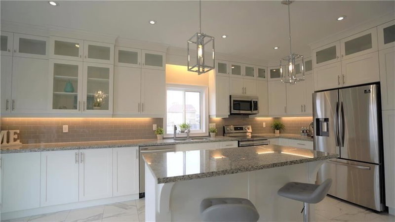 32 Alayche Tr, Welland, L3C 6Y2 | Image 3