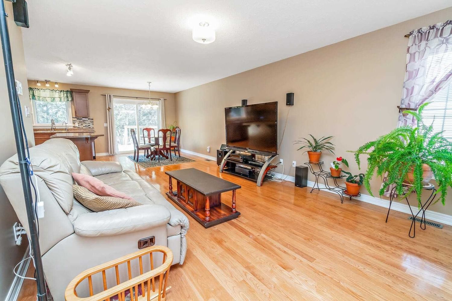 Listing Image 7