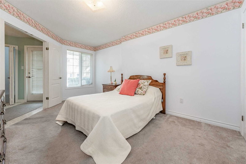 43 - 175 Fiddlers Green Rd, Hamilton, L9G 4X7 | Image 2