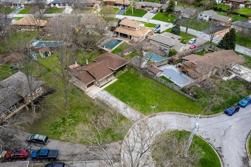 4 Beechwood Crt, St. Catharines, L2N 3H7 | Image 3