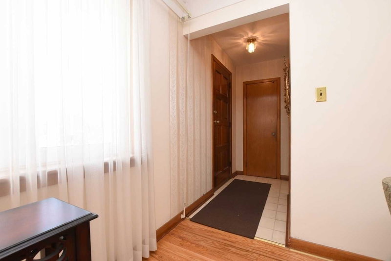 27 Welbourn Dr, Hamilton, L9A 3N1 | Image 3