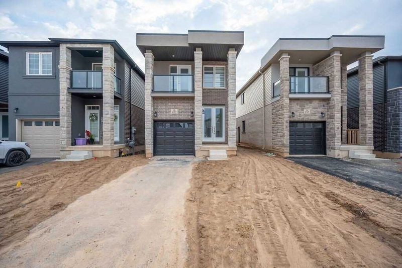 233 Louise St, Welland, L3B1S9 | Image 2