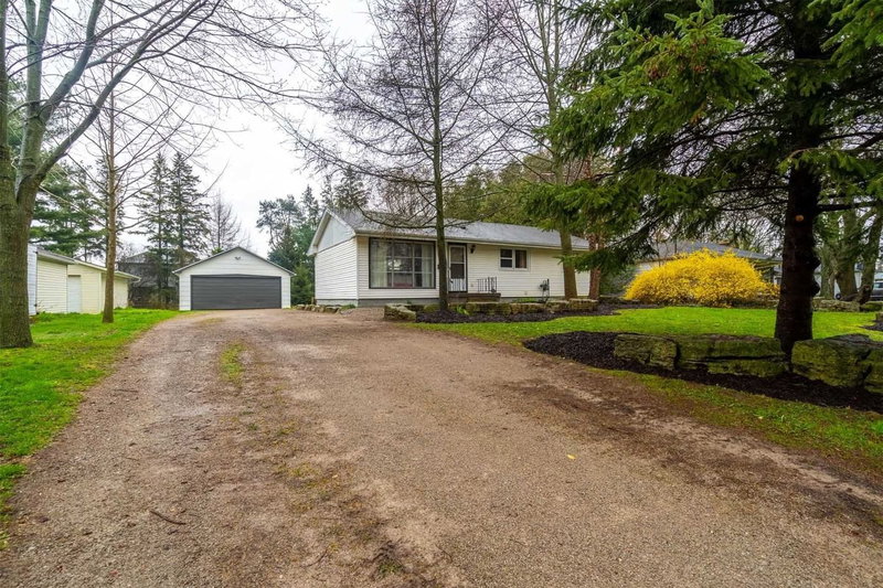 570 Westview Ave, Hamilton, L9G 1N9 | Image 2