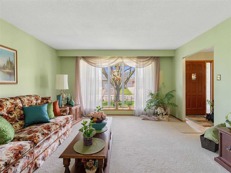 10 Mottistone Crt, Brantford, N3R 6L1 | Image 3