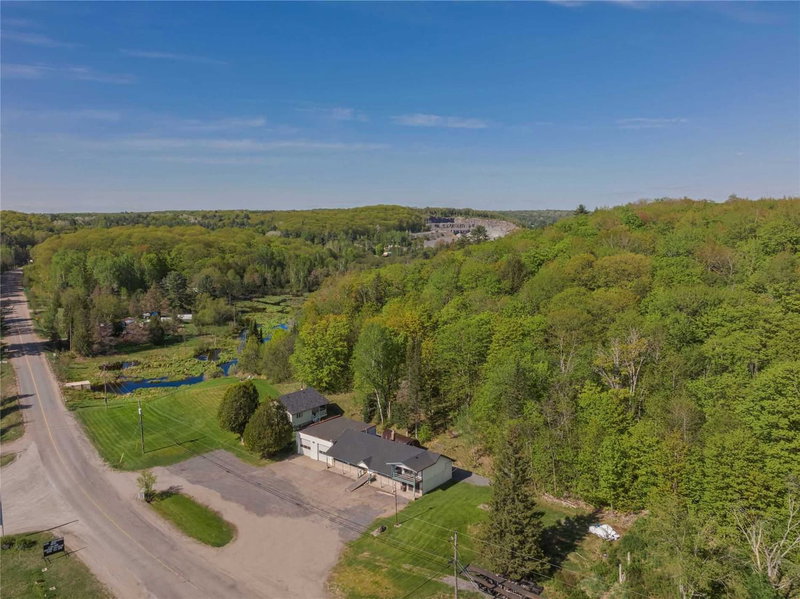 949 Raymond Rd, Muskoka Lakes, P0B 1M0 | Image 2