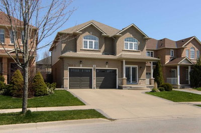 Detached House sold at 8 Sunbeam Drive, Hamilton, Ontario, L9B 2X9 - Falkirk - MLS: X5613051