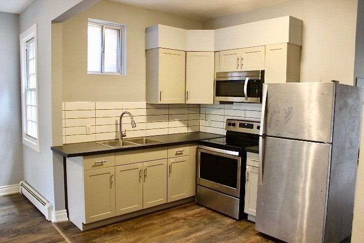 2 - 590 Main St E, Hamilton, L8M 1J6 | Image 3