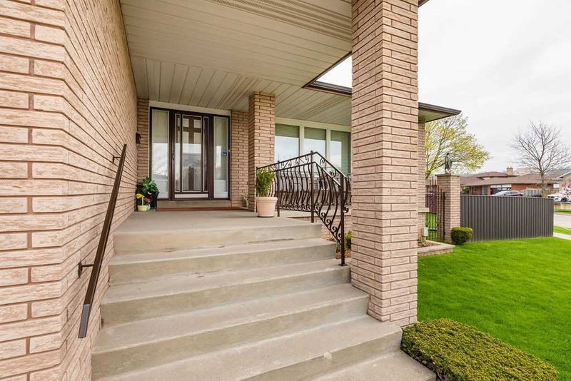 56 Henley Dr, Hamilton, L8E3S6 | Image 3