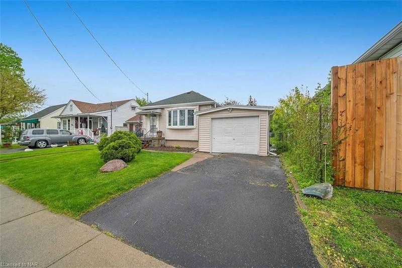 129 Gilmore Rd, Fort Erie, L2A 2L9 | Image 2