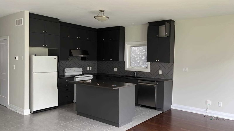 119 Monarch Woods Dr, Kitchener, N2P 2Y9 | Image 2