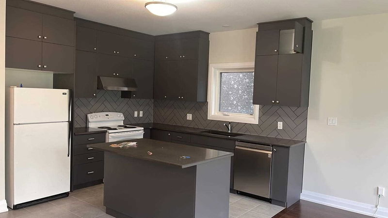 119 Monarch Woods Dr, Kitchener, N2P 2Y9 | Image 3