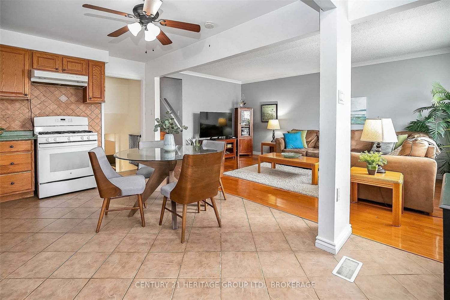 Listing Image 7