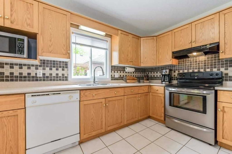 758 Victoria Terr, Centre Wellington, N1M 3L5 | Image 2