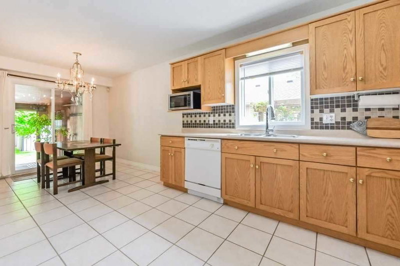 758 Victoria Terr, Centre Wellington, N1M 3L5 | Image 3