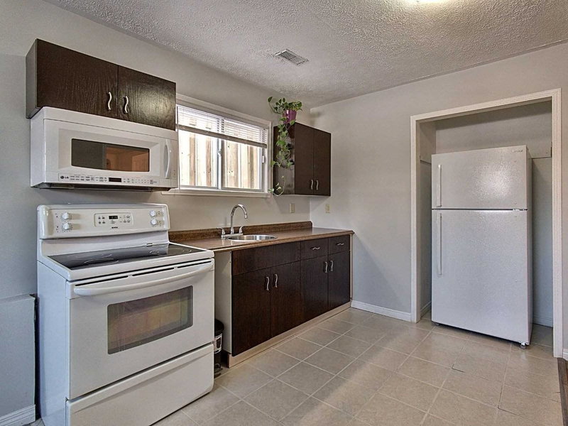 Lower - 480 Southworth St S, Welland, L3B 1Z9 | Image 2