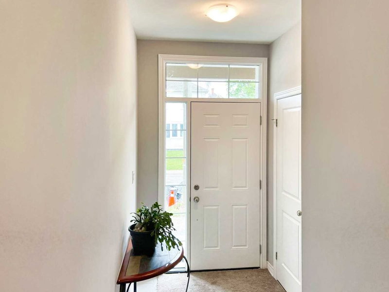 81 Grove St, Welland, L3B4B3 | Image 2