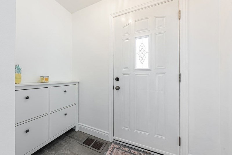 42 Sharon Ave, Hamilton, L8T 1E3 | Image 3