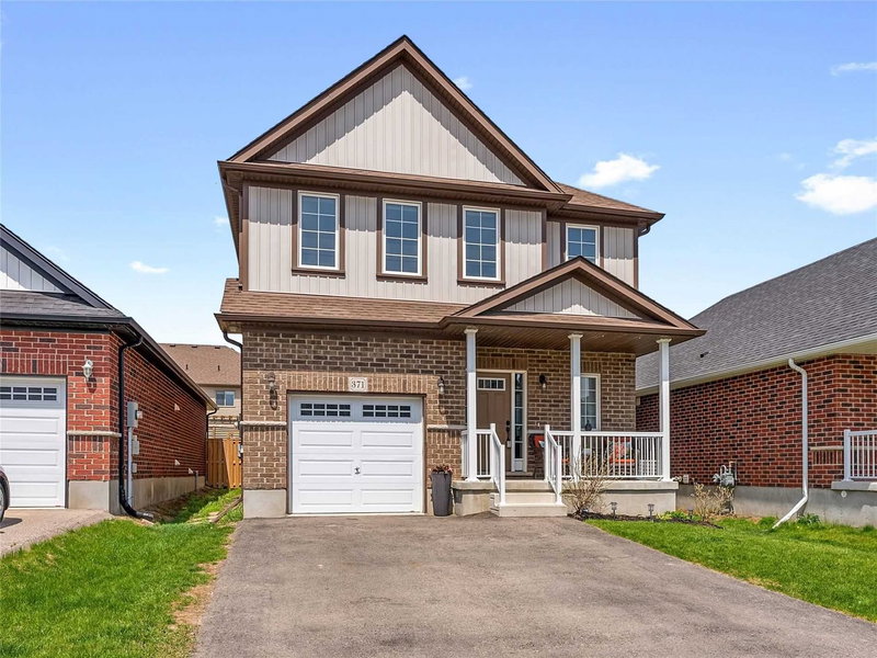 371 Finoro Cres, Woolwich, N3B 0C4 | Image 2