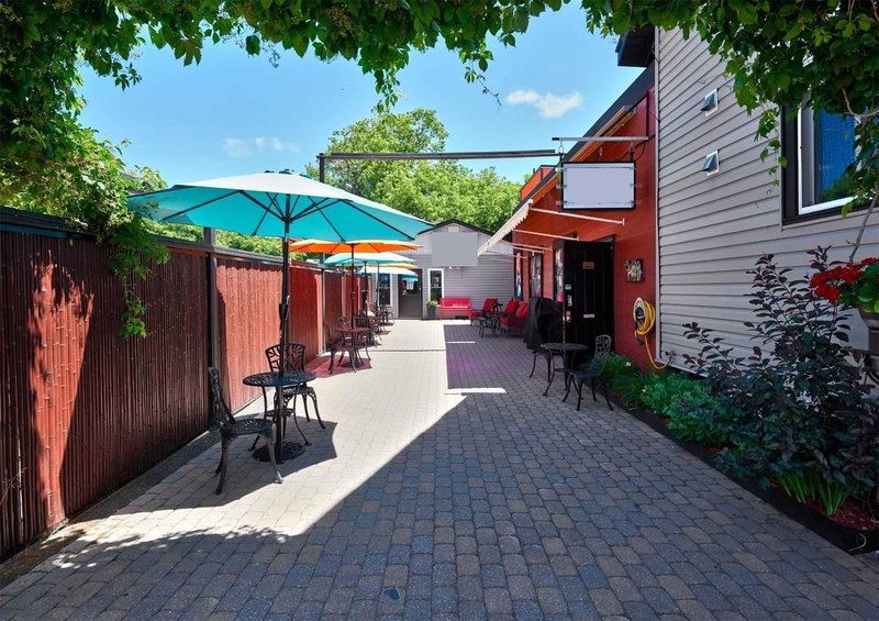 830 Muskoka Rd S, Gravenhurst, P1P 1K3 | Image 2