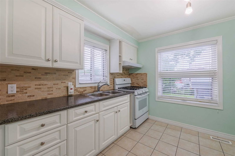 2 Ashford Pl, St. Catharines, L2P 2E9 | Image 3