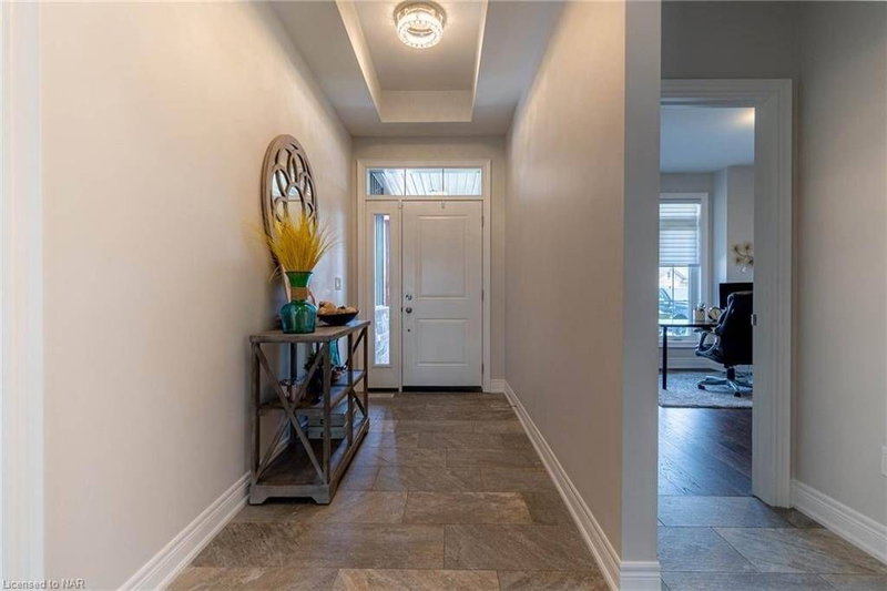 281 Regatta Dr, Welland, L3B6E7 | Image 2