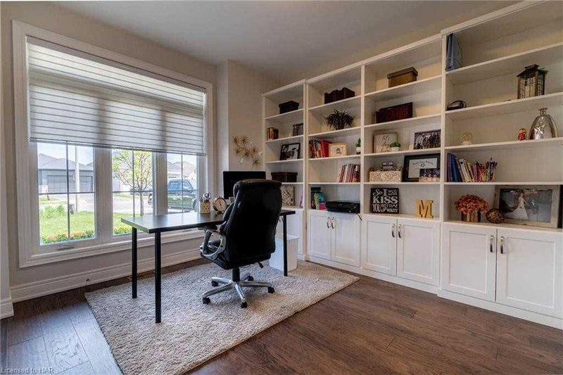 281 Regatta Dr, Welland, L3B6E7 | Image 3