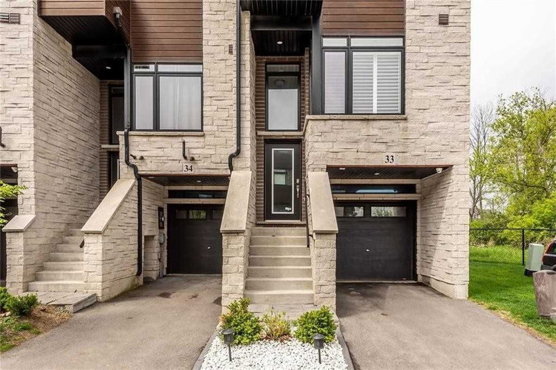 33 - 35 Midhurst Hts, Hamilton, L8J 0K9 | Image 2