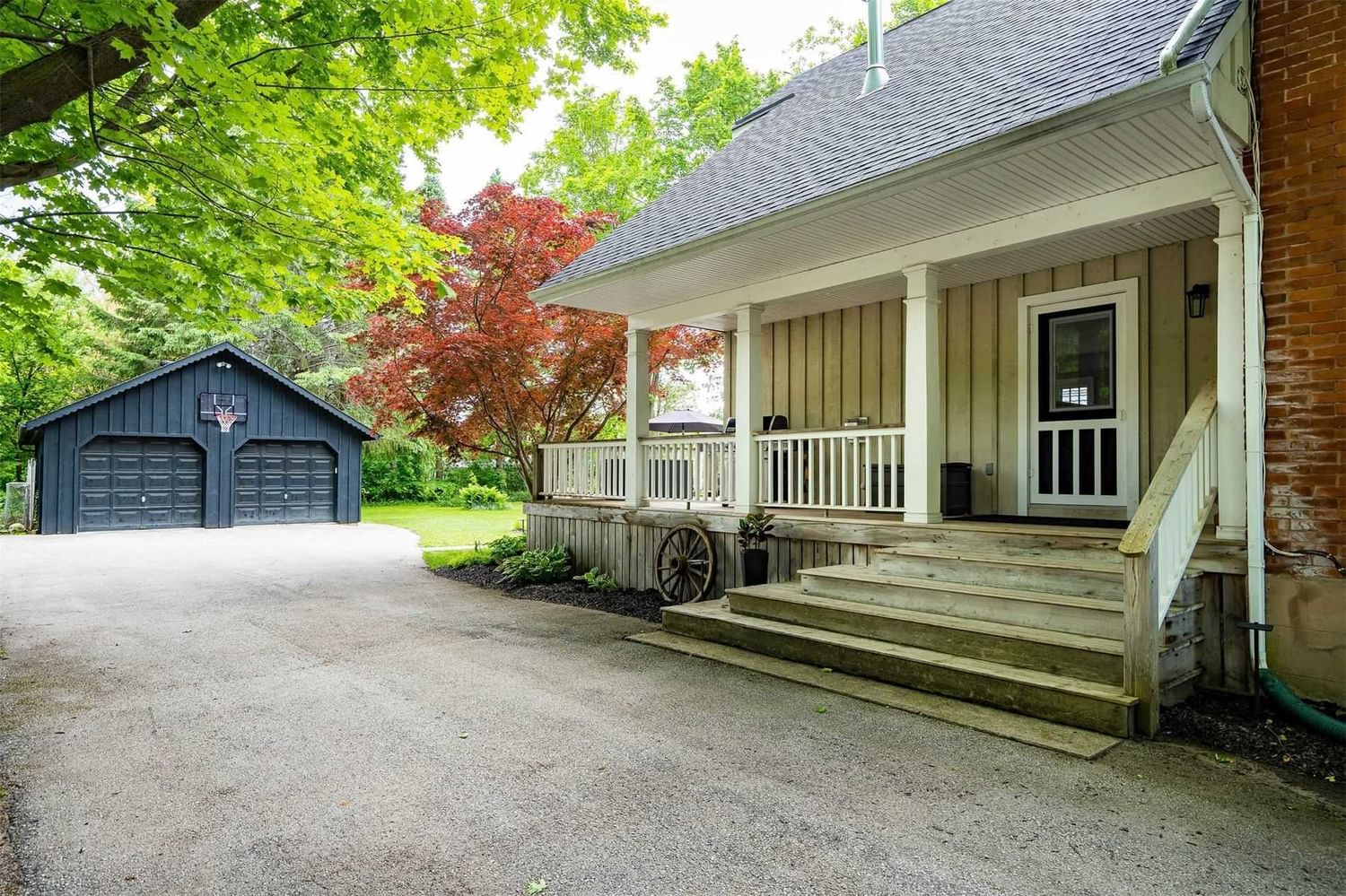 Listing Image 4