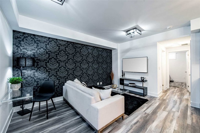 103 - 6065 Mcleod Rd, Niagara Falls, L2G3E6 | Image 2