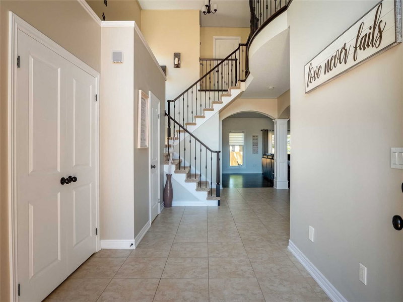 395 Michael Dr, Welland, L3C 0A5 | Image 3