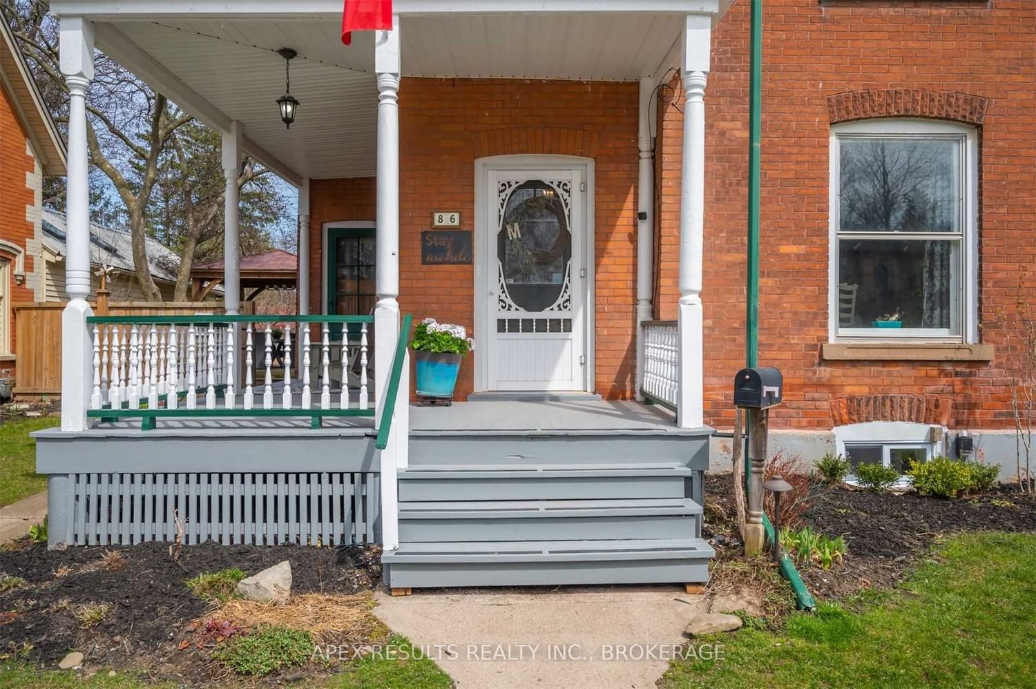 Listing photo 2