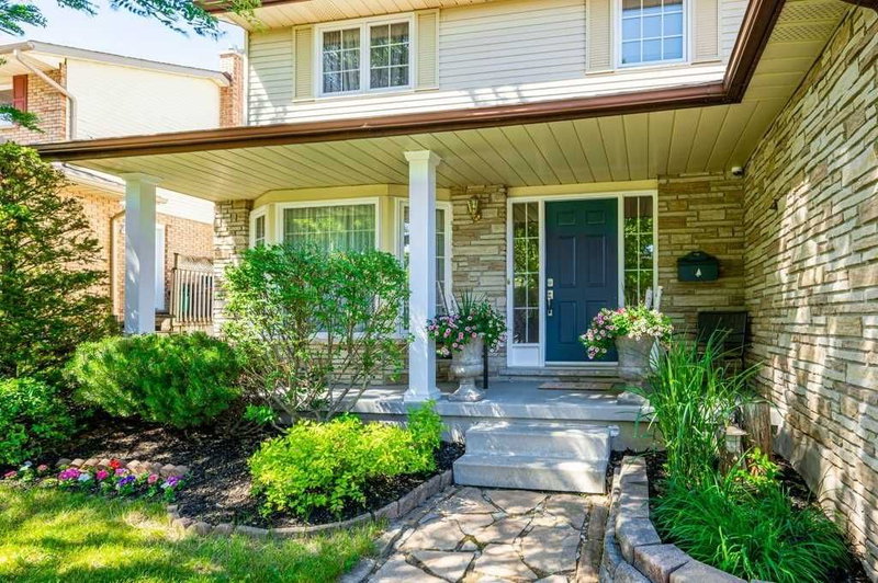 488 Heather Hill Pl, Waterloo, N2T 1H7 | Image 2