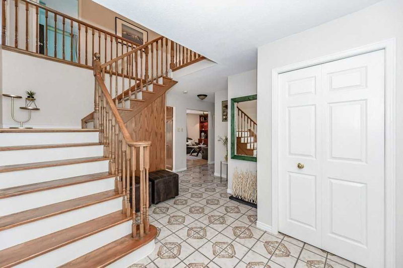 488 Heather Hill Pl, Waterloo, N2T 1H7 | Image 3