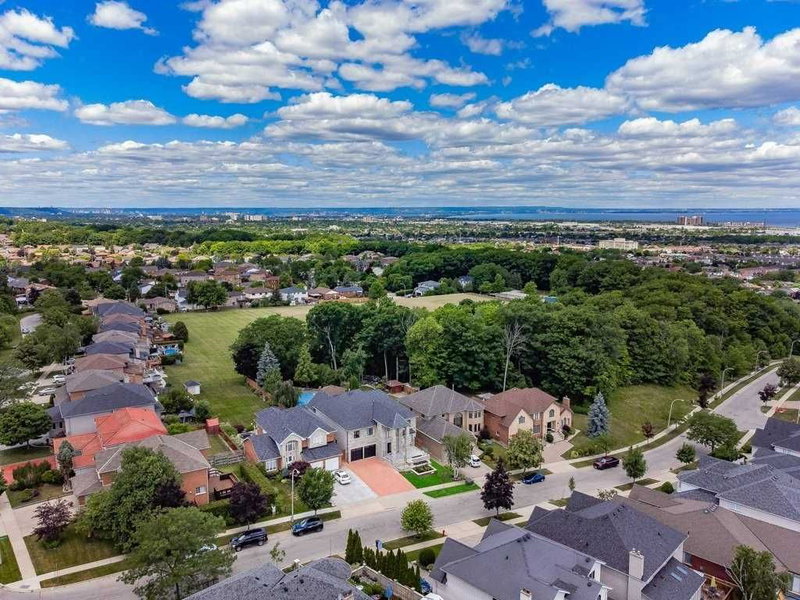 76 Adriatic Blvd, Hamilton, L8G 5C6 | Image 2