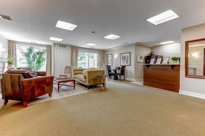 212 - 869 Clonsilla Ave, Peterborough, K9J 0B7 | Image 3