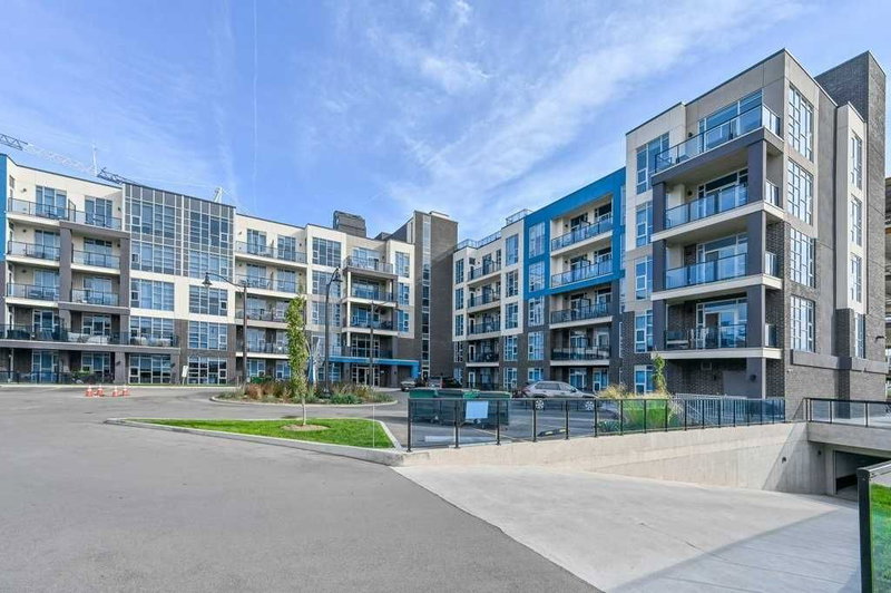 409 - 10 Concord Pl, Grimsby, L3M 0G6 | Image 2