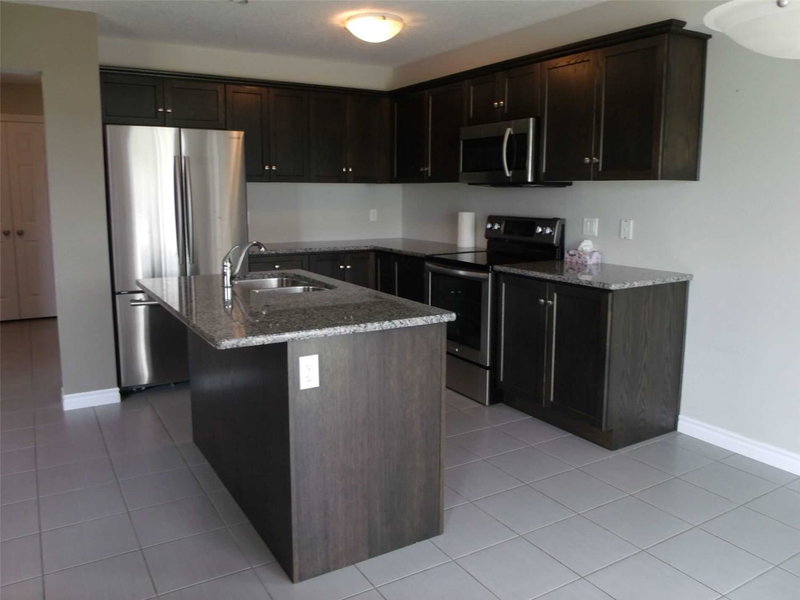 1372 Caen Ave, Woodstock, N4T 0J3 | Image 2