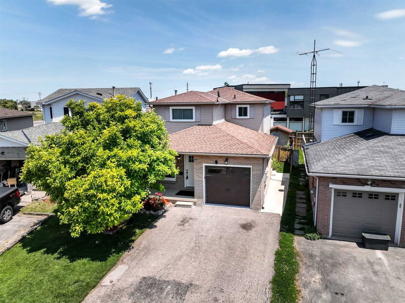 64 Lampman Cres, Thorold, L2V 4K7 | Image 2